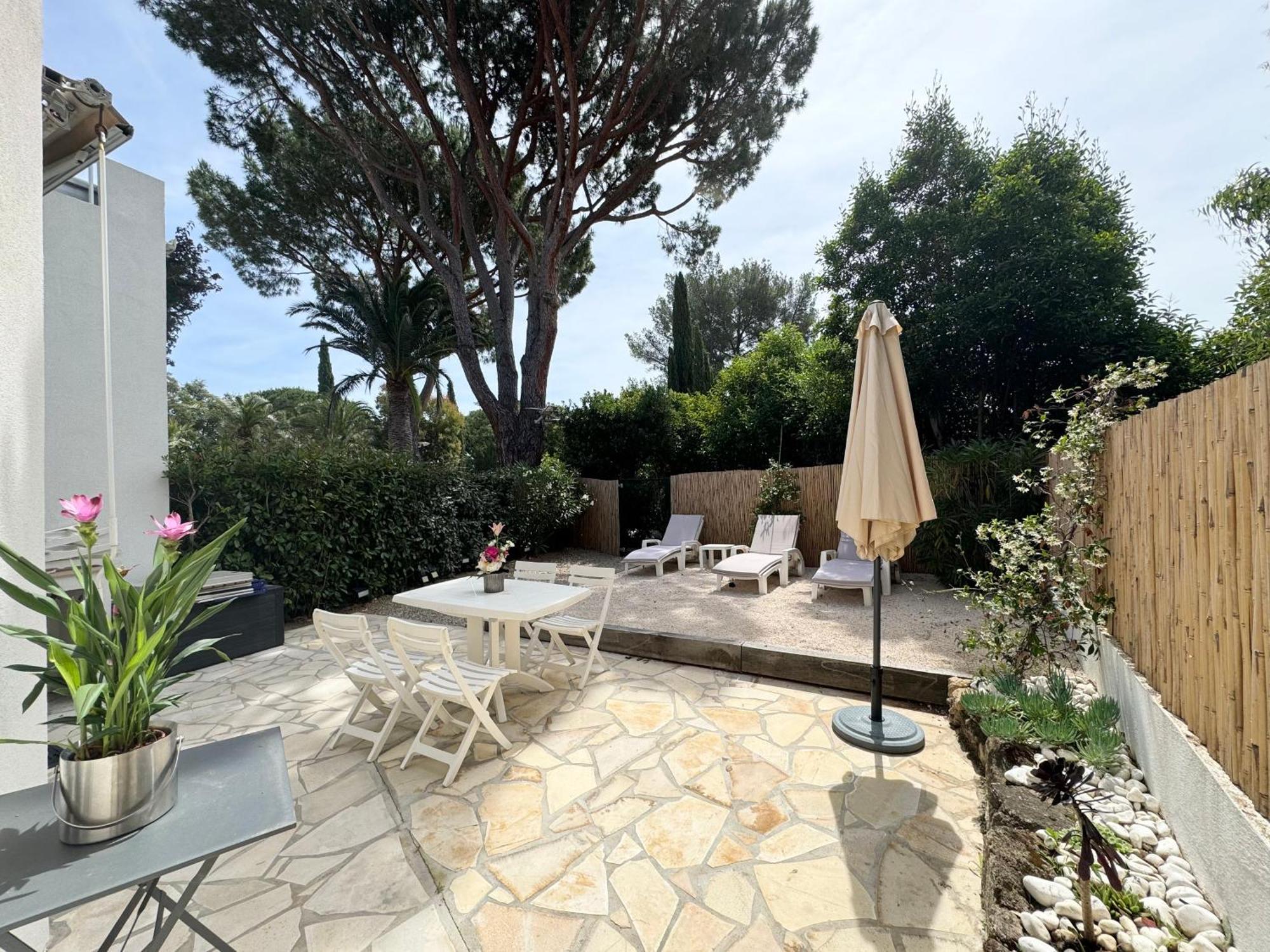 Appartement 1Ch Avec Terrasse Et Jardinet A 400M De La Plage Cavalaire-sur-Mer Exterior photo